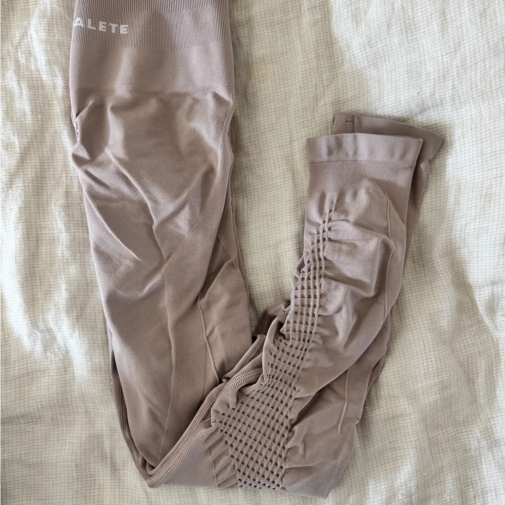 Alphalete Contour Legging